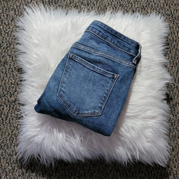 Old Navy Rockstar Super Skinny High Rise Distressed Jeans Size 2 EUC - Picture 4 of 15